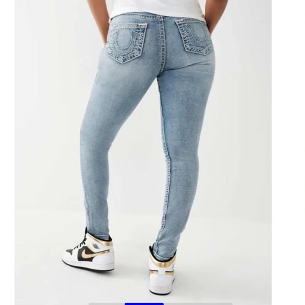 True Religion Super T Halle Super Skinny Fit Mid Rise Jeans
Womens - Picture 2 of 11